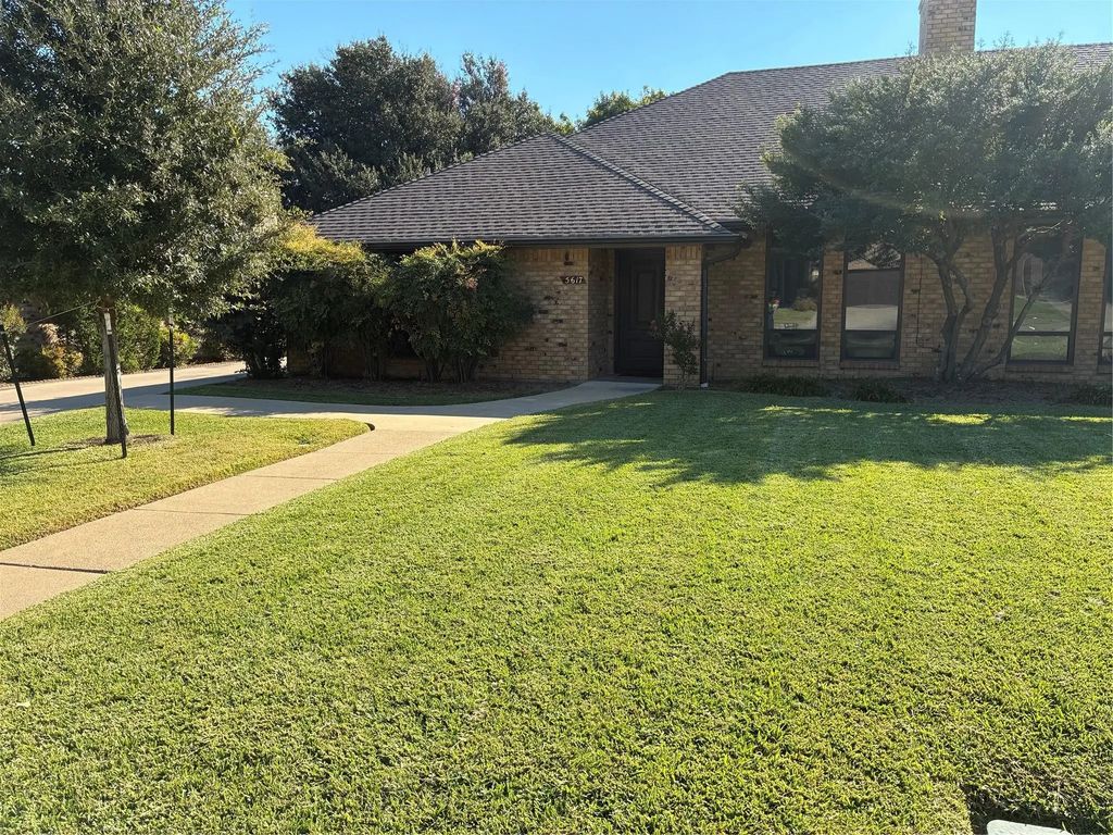 5617 Ridgerock Road, Fort Worth
