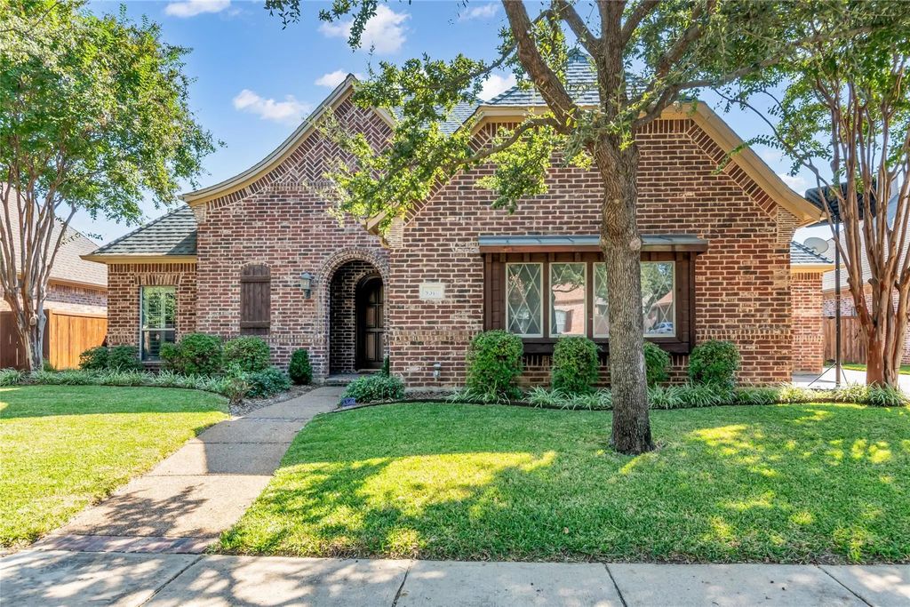8316 Westwind Lane, North Richland Hills