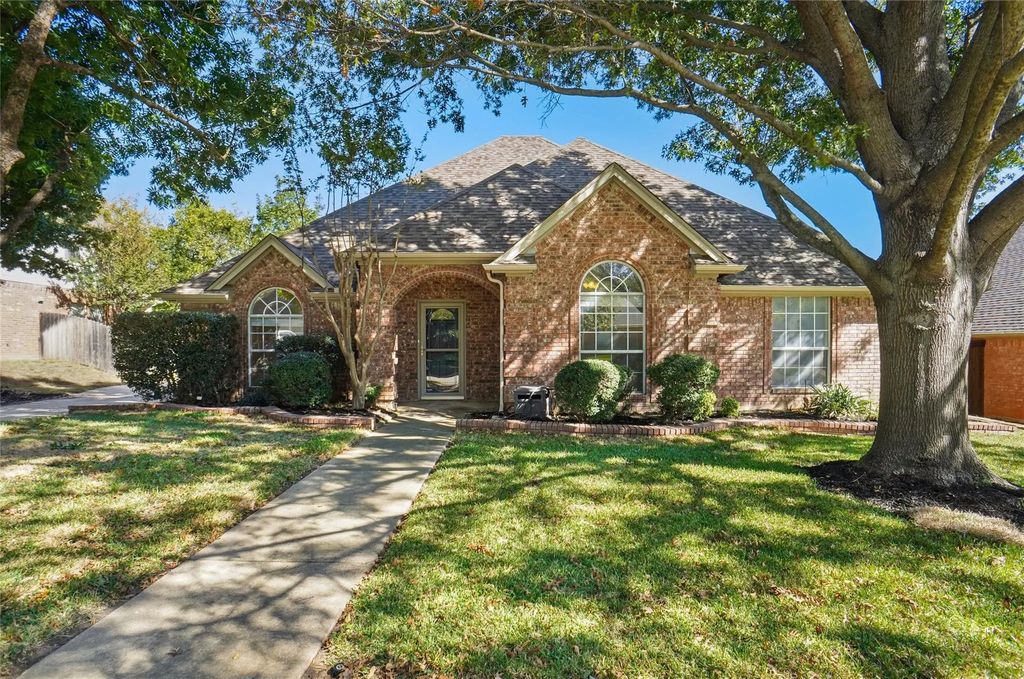 7716 Bridlewood Court, North Richland Hills