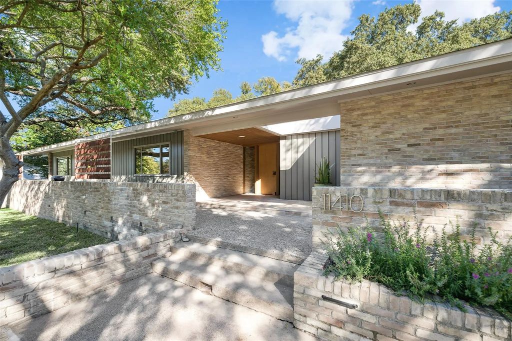 11410 Saint Michaels Drive, Dallas