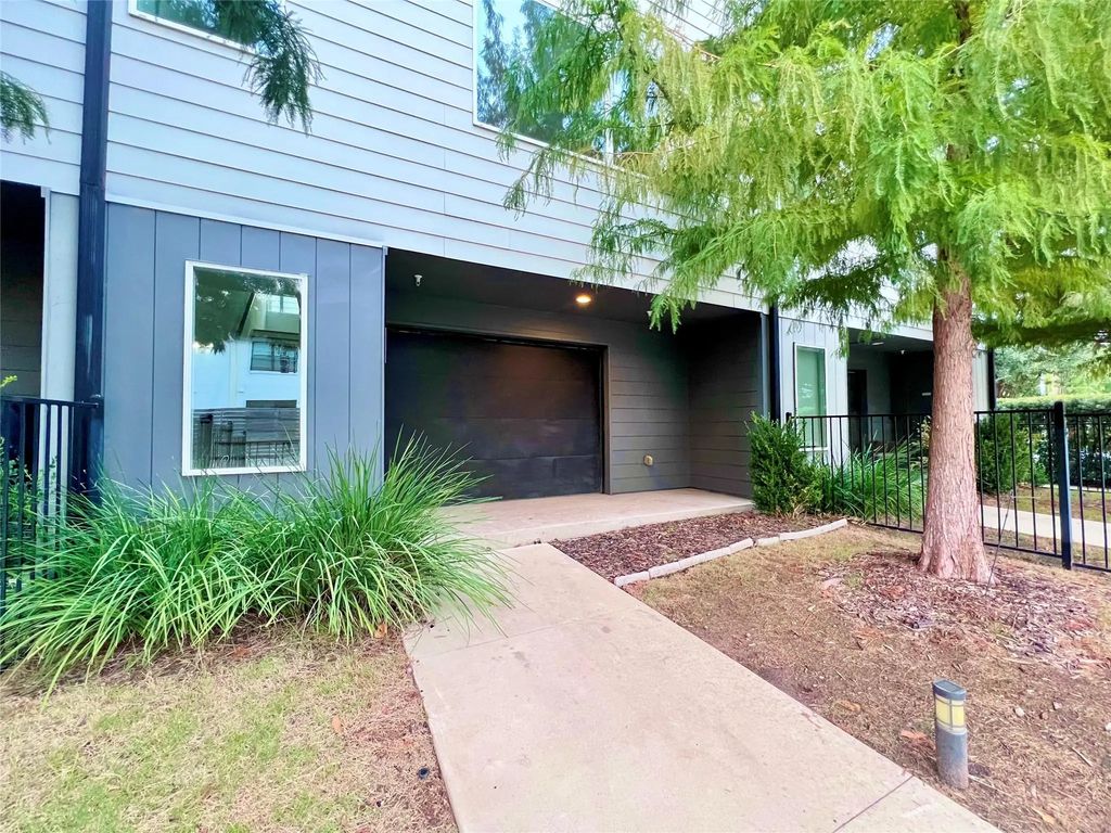 1430 Grigsby Avenue 102, Dallas