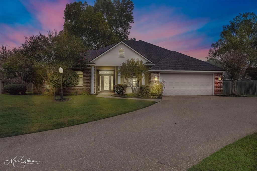 5041 Longstreet Place, Bossier City
