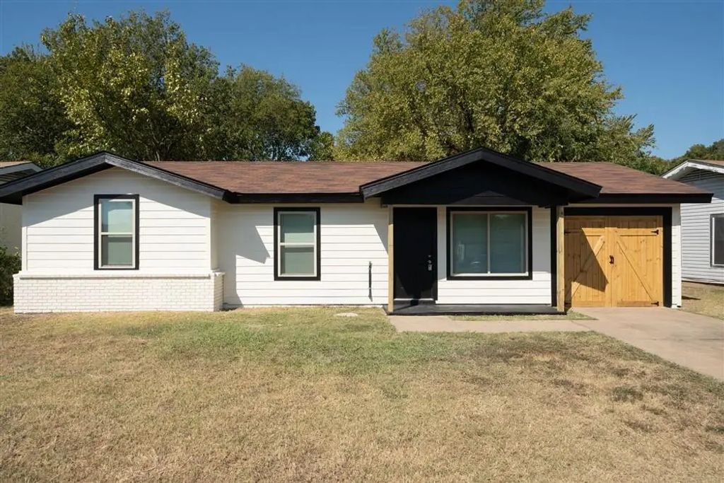 3732 Charlotte Drive, Fort Worth