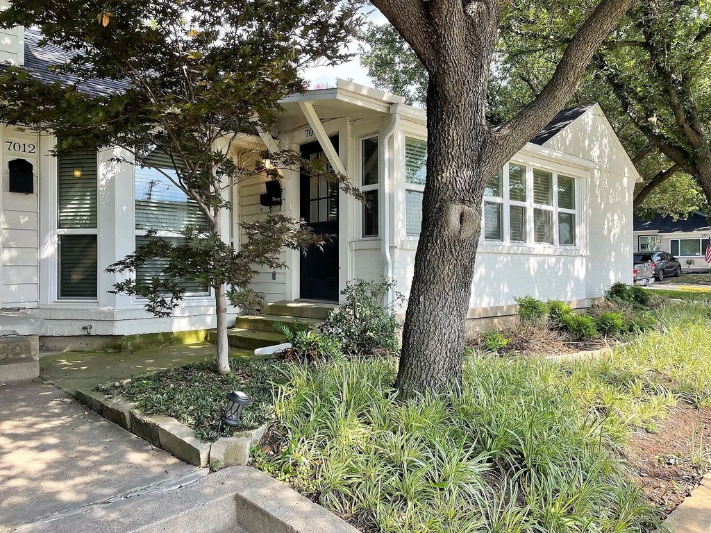7000 Hillcrest Avenue, University Park