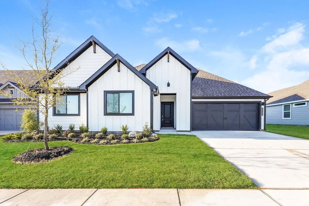 1725 Reverie Road, Burleson