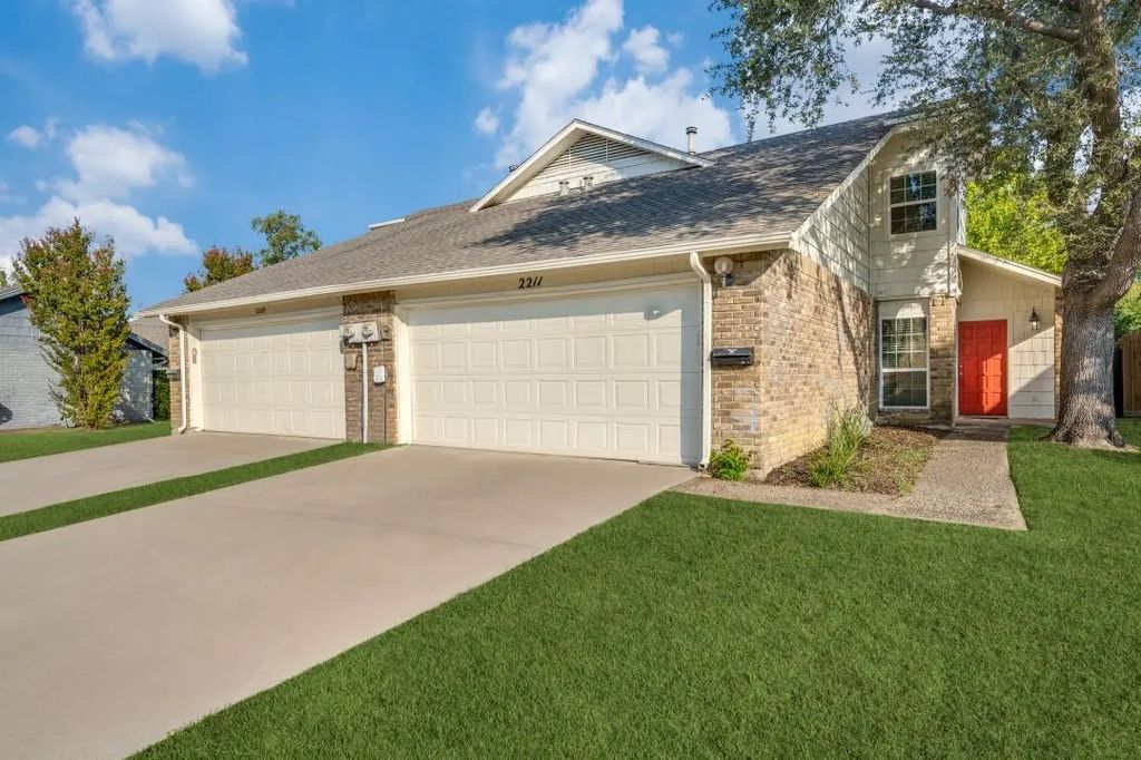 2211 Heritage, Carrollton