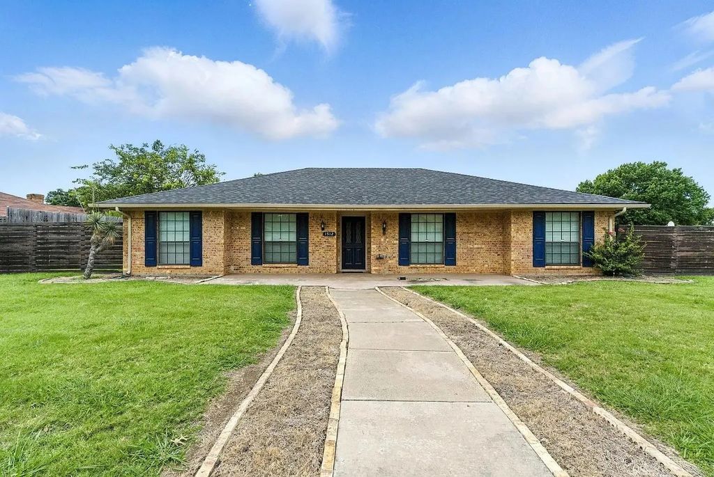 1512 Wood Creek Drive, Flower Mound
