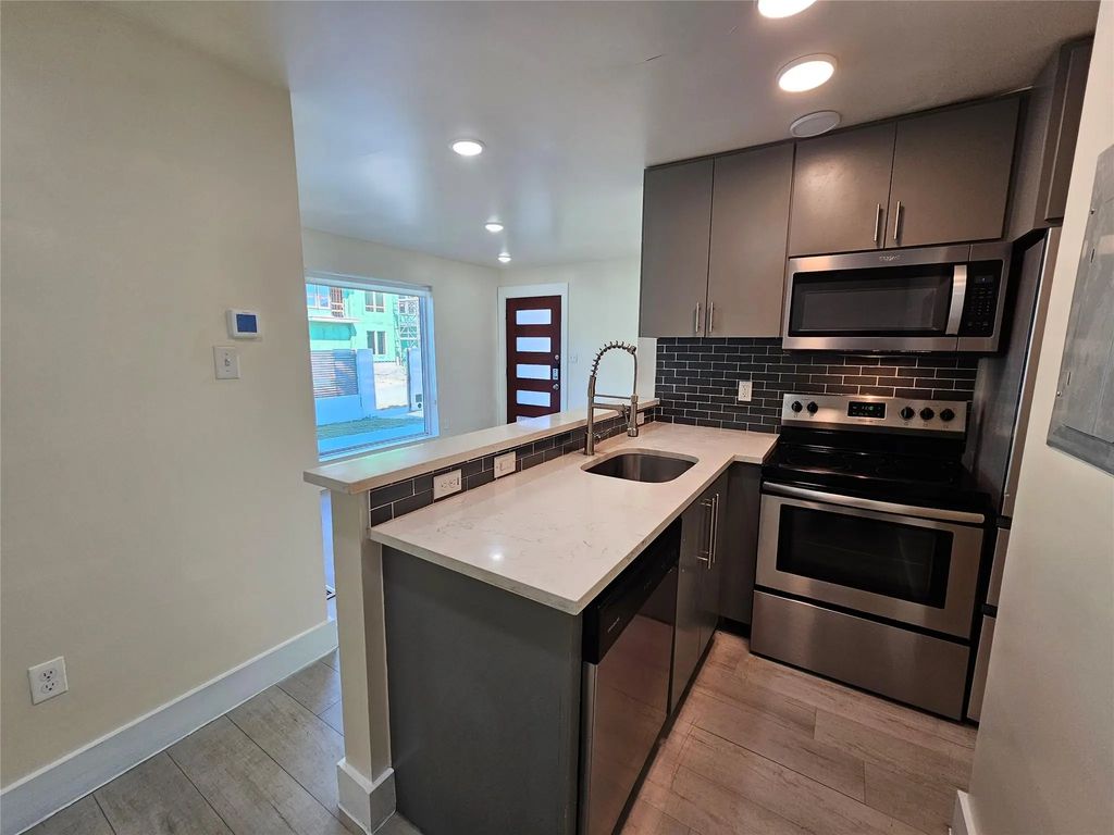 4806 Virginia Avenue 110, Dallas