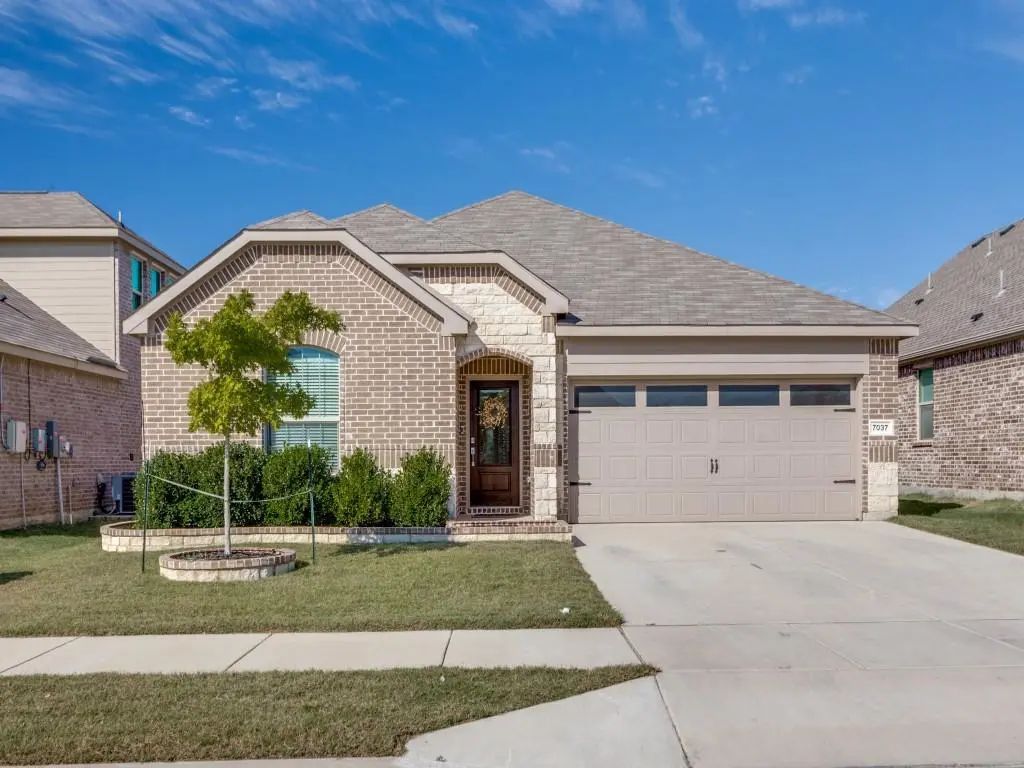 7037 Waterfowl Lane, Fort Worth