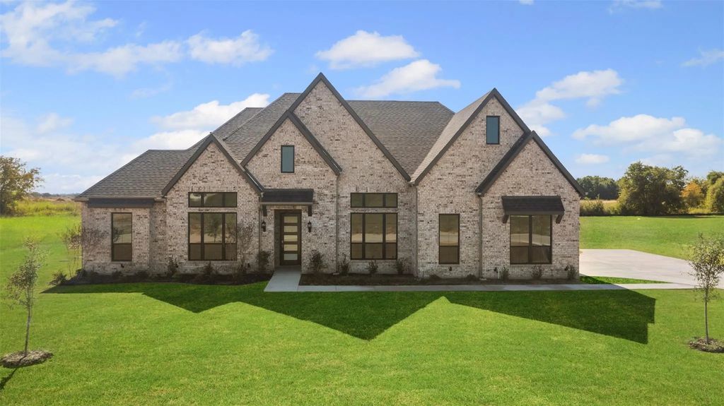 153 Lila Lake Drive, Waxahachie
