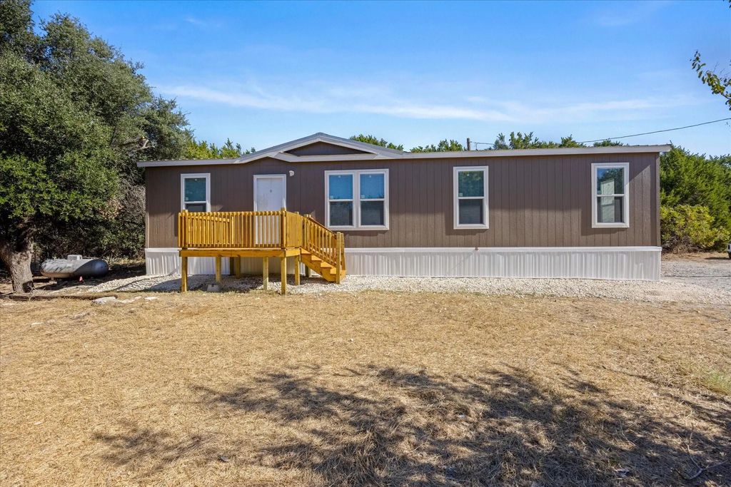 2901 Space Court, Granbury