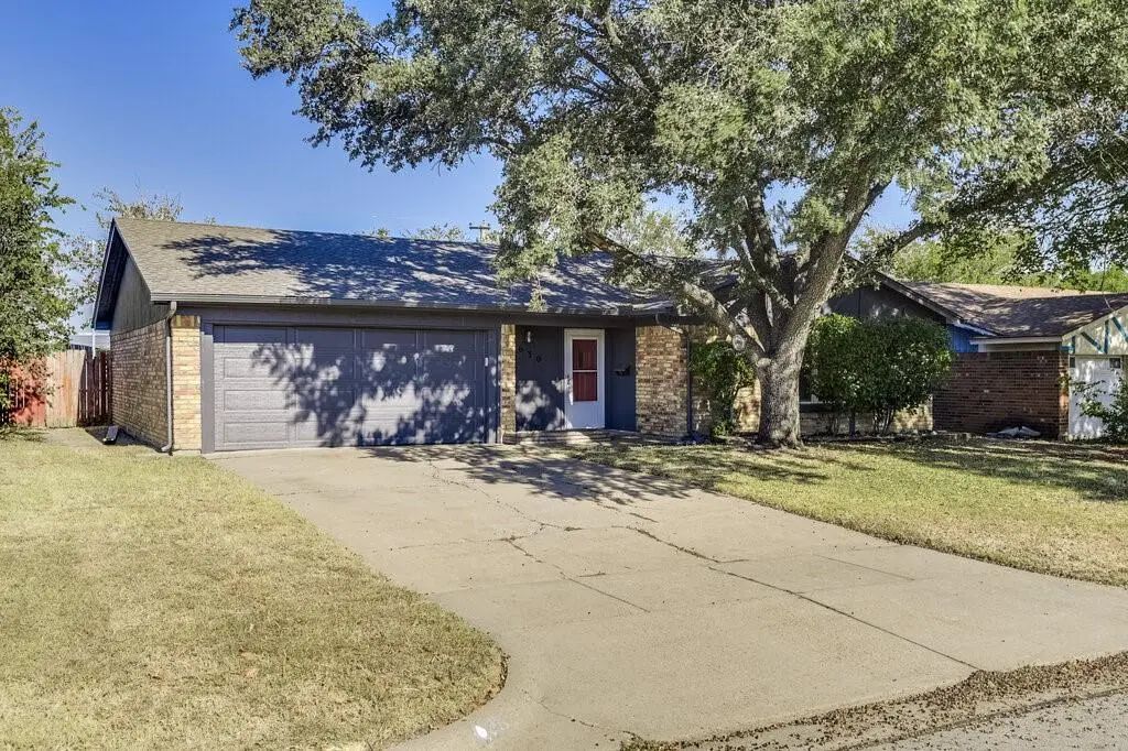 630 Barkridge Trail, Burleson