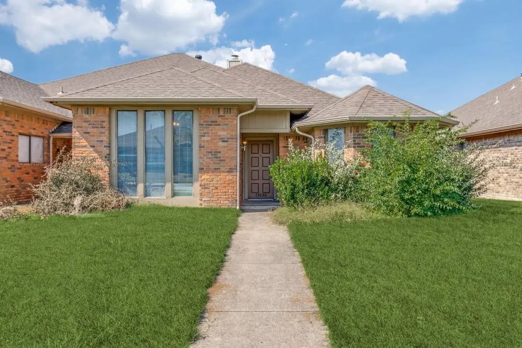 13235 Fall Manor Drive, Dallas