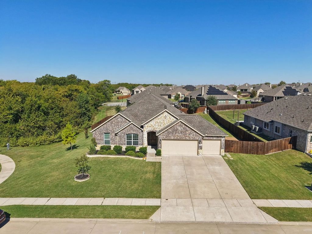 601 Lakewood Avenue, Oak Point