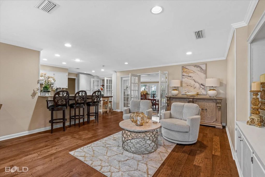 7626 University Drive, Shreveport