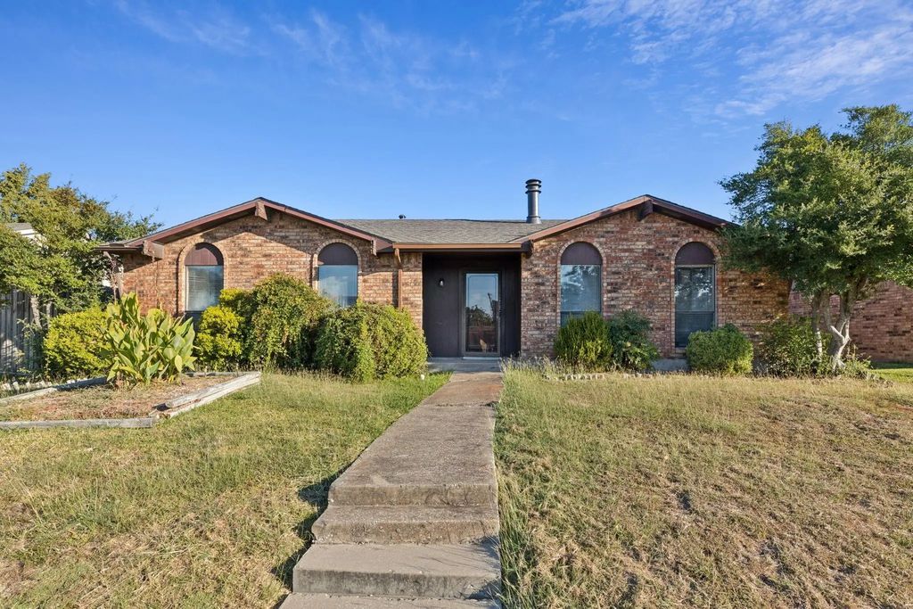 8505 Woodside Road, Rowlett
