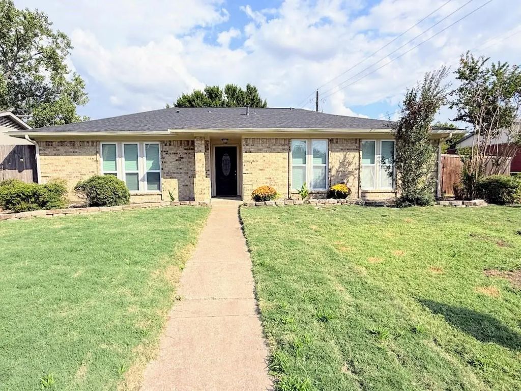 352 Westwood Court, Coppell