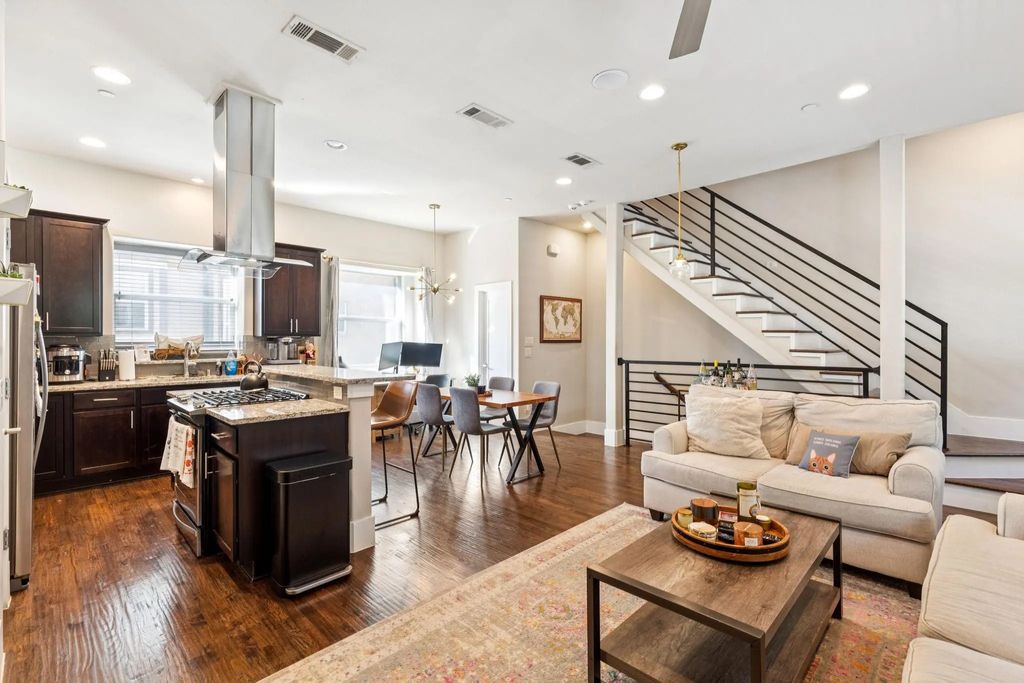 5820 Bryan Parkway 10, Dallas