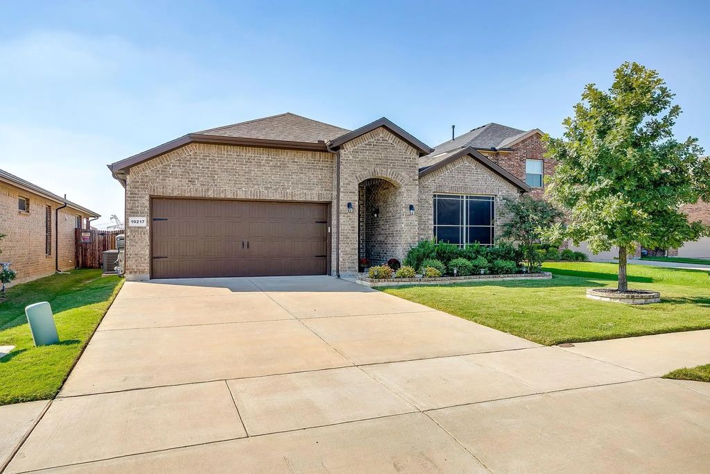 10217 Saltbrush Street, Fort Worth