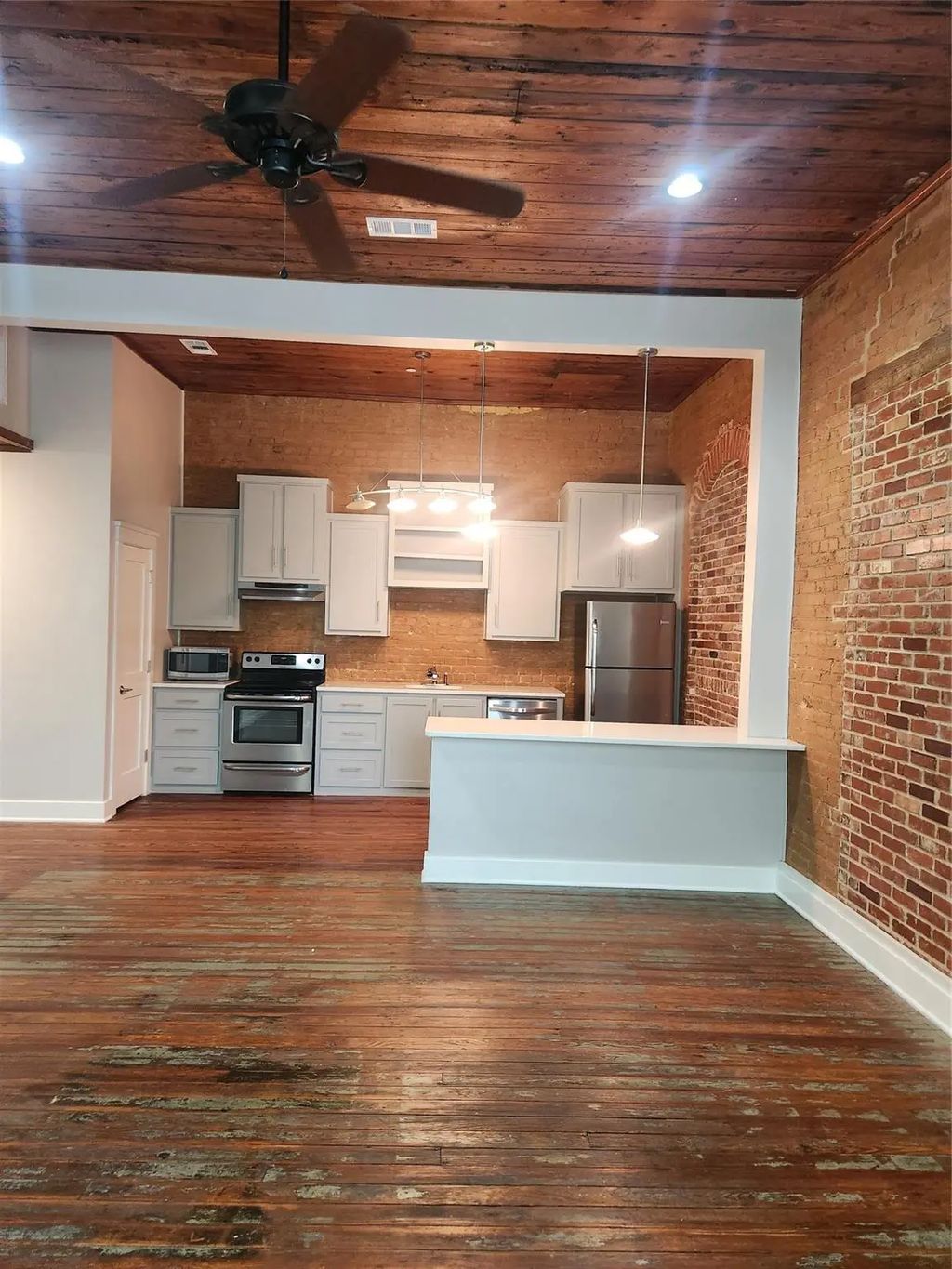 203 N Dallas Street 203, Ennis