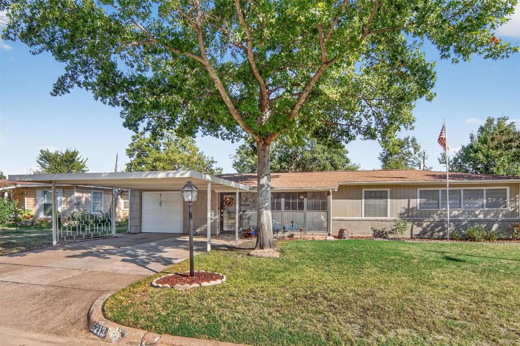 5213 Mallory Drive, Haltom City