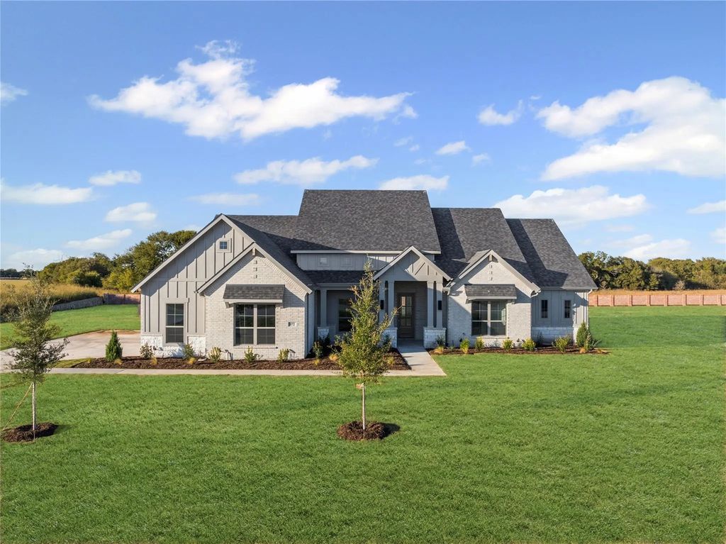 172 Liv Meadow Way, Waxahachie