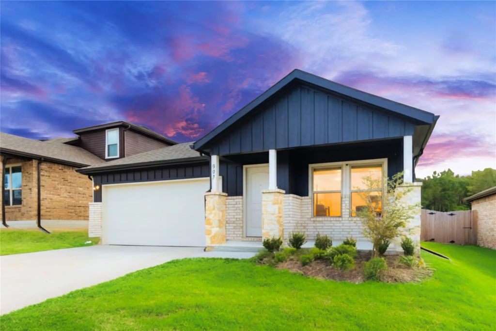 219 Still Glen Drive, Terrell