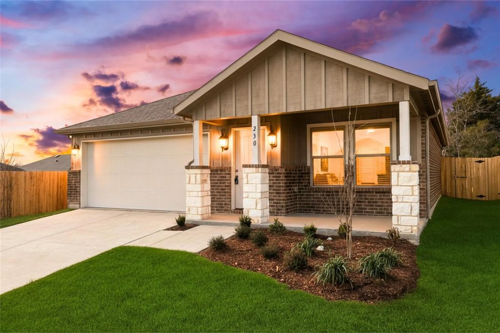 108 Still Glen Drive, Terrell