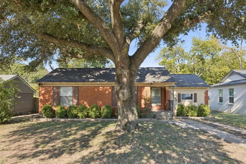 10433 Cayuga Drive, Dallas