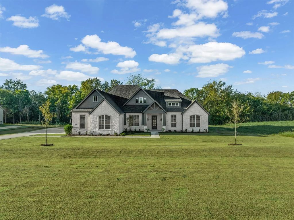 321 Mayberry Way, Waxahachie