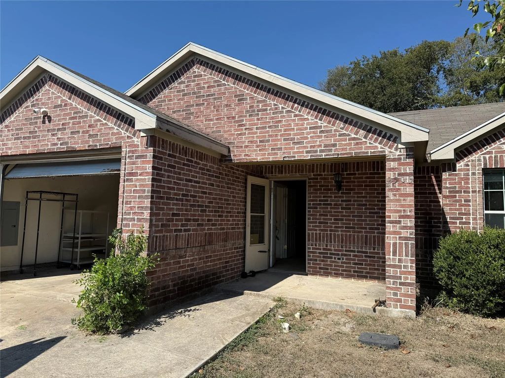 2503 Lyola Street, Dallas