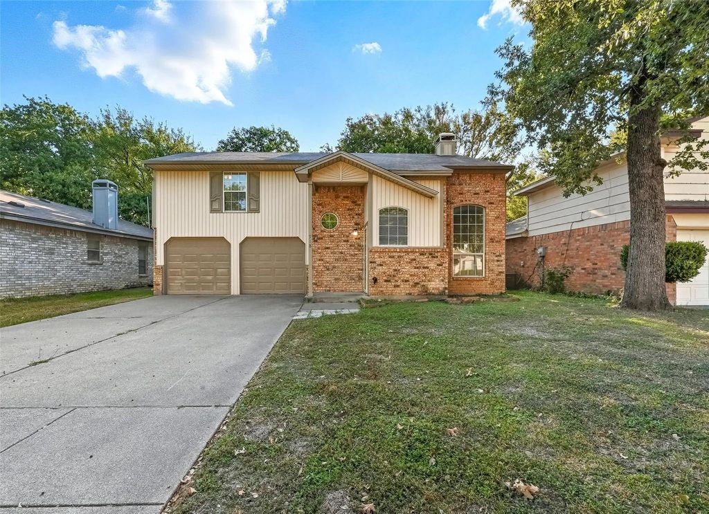 918 Blue Jay Drive, Mansfield