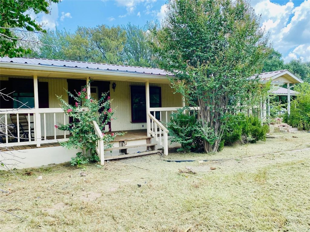 701 County Road 319, Early