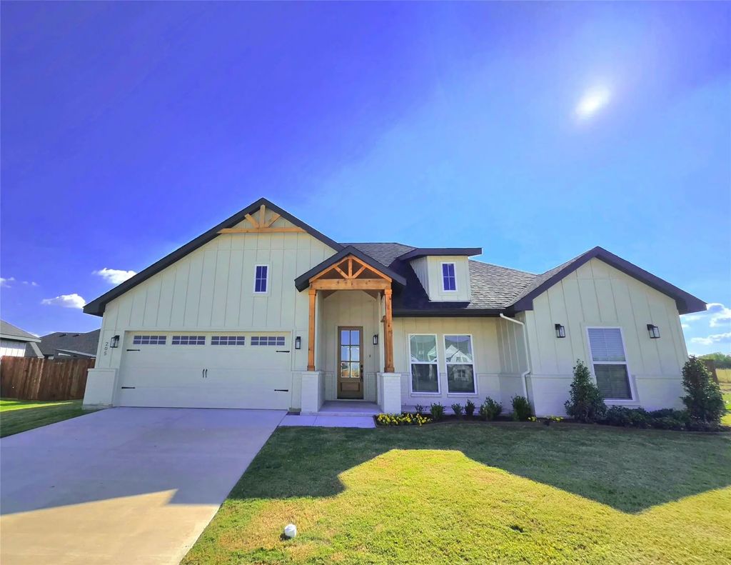 205 High Ridge Court, Godley