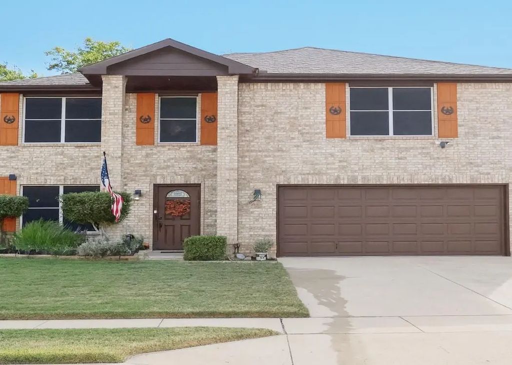8452 Hawkview Drive, Fort Worth