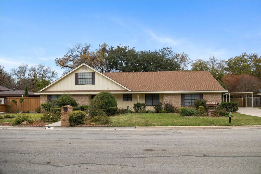 106 Quail Run, Brownwood
