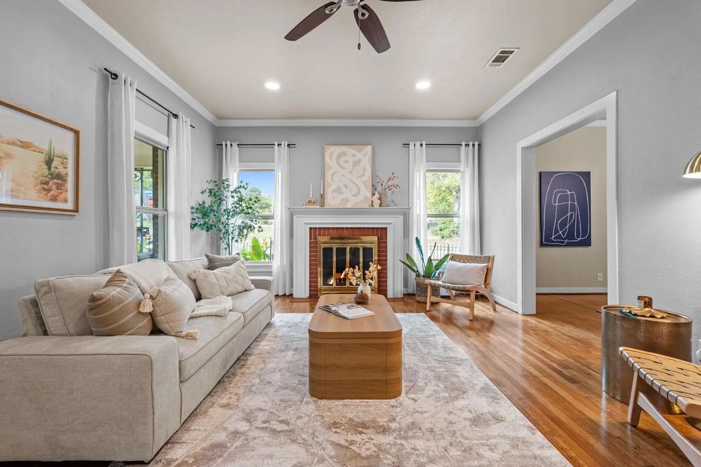 514 W Josephine Street, Weatherford