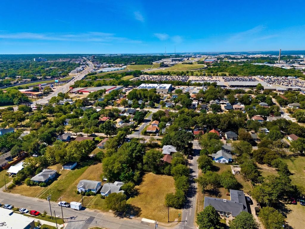 1707 N Montclair Avenue, Dallas
