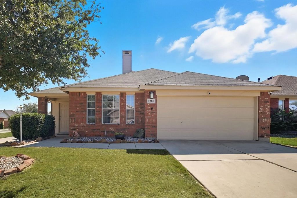 1201 Roping Reins Way, Fort Worth
