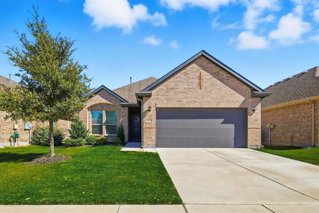 4221 Mistflower Way, Northlake
