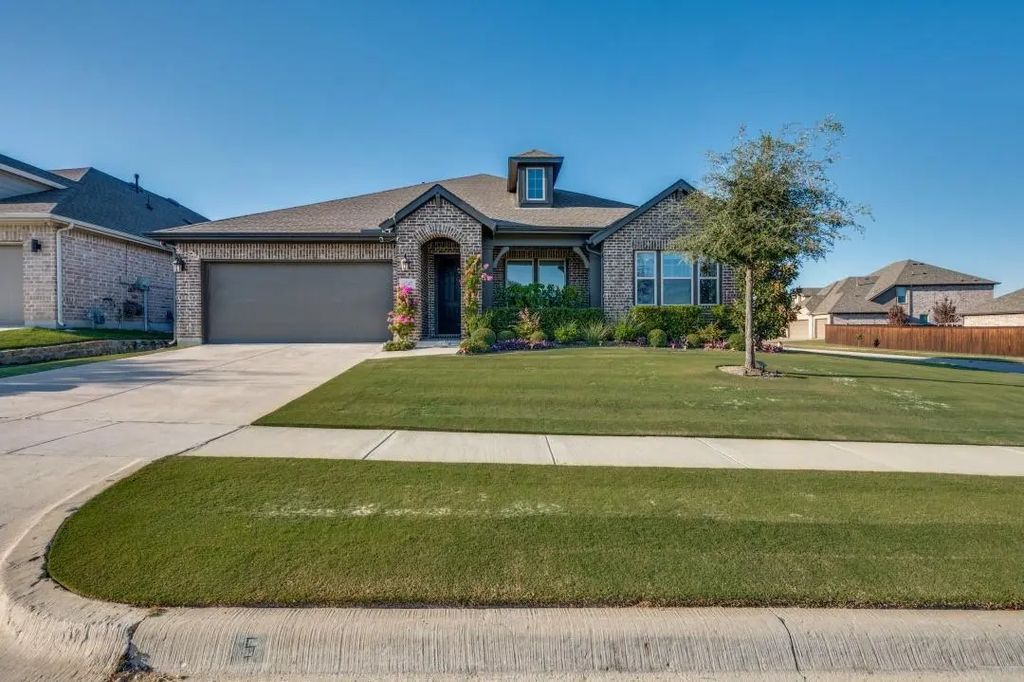 4747 Lake Front Drive, Haltom City