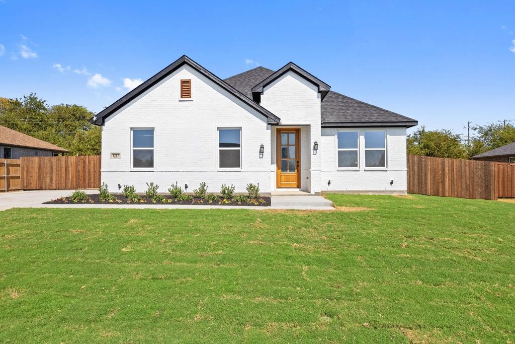 1217 Gannon Lane, DeSoto