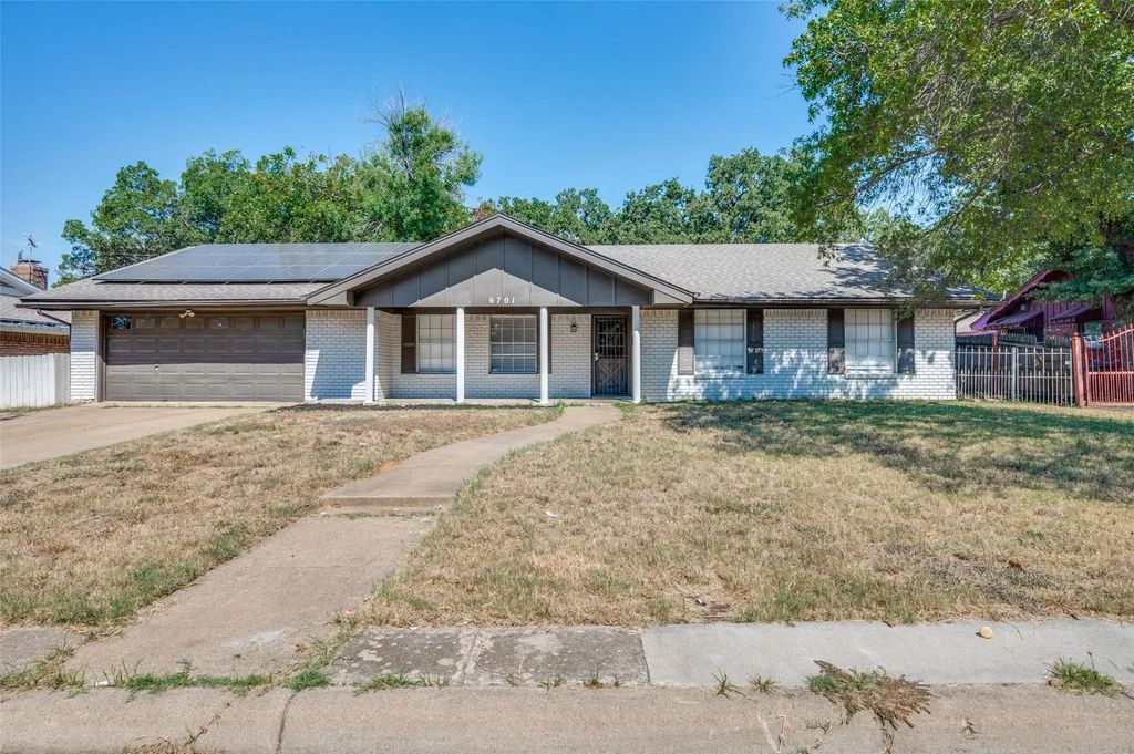 6701 Gary Lane, Fort Worth