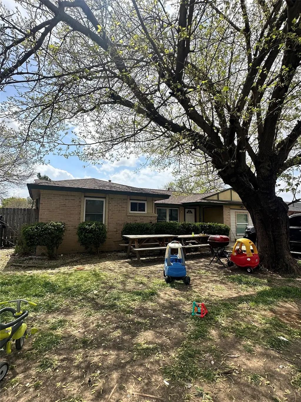 2612 Roberts Circle, Arlington