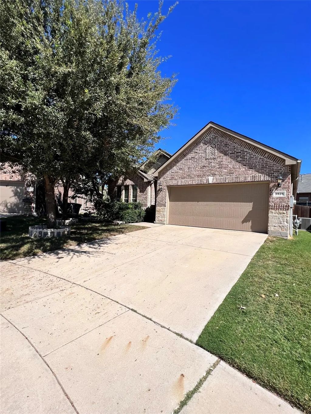 3525 Twin Pines Drive, Fort Worth