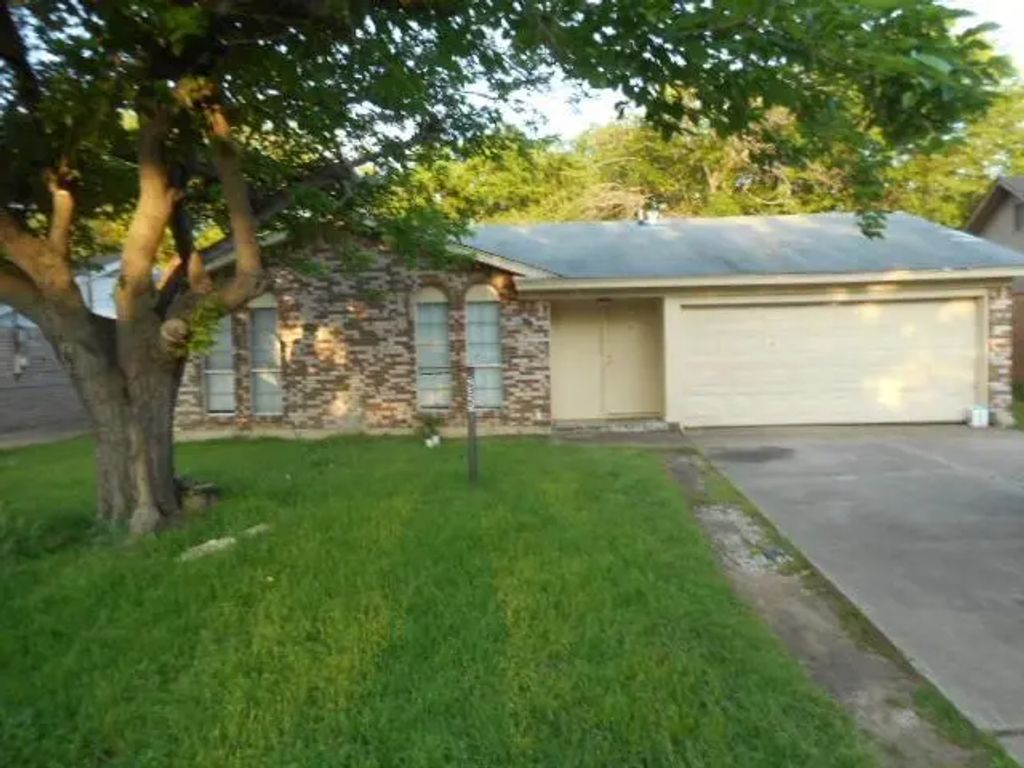 2325 Avenue B, Grand Prairie