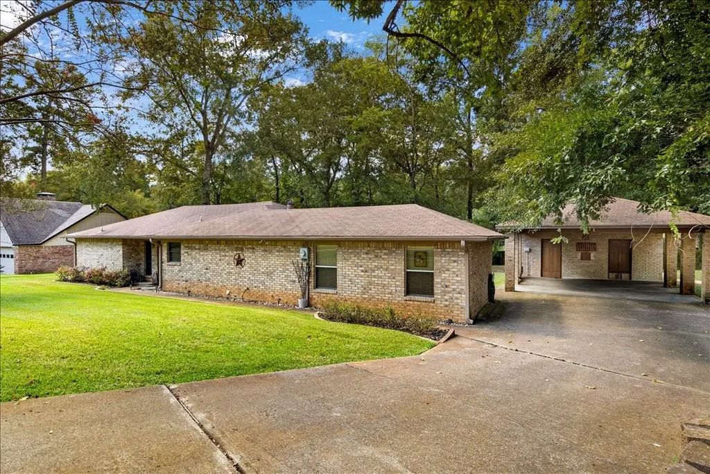 1508 Tanglewood Drive W, Hideaway