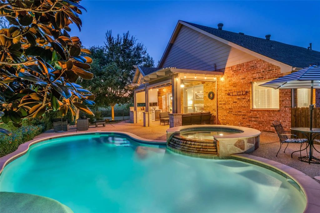 4300 Rosebriar Way, Fort Worth