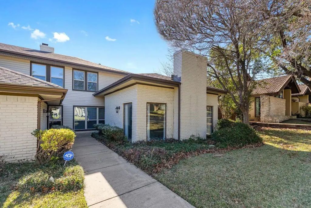 9402 Moss Farm Lane, Dallas