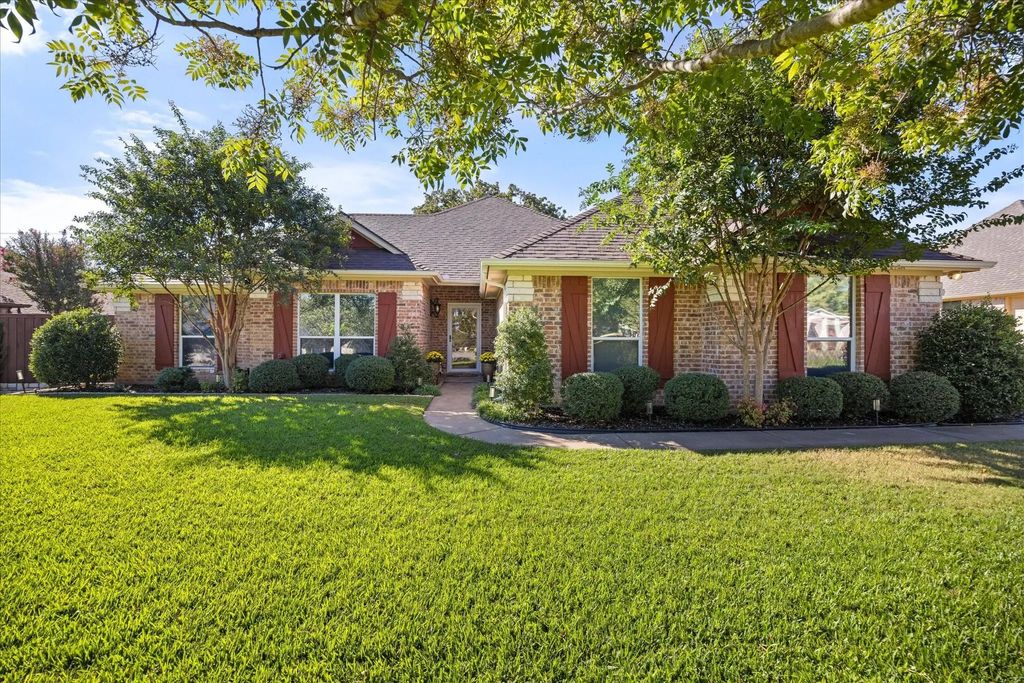 6921 Westover Drive, Granbury
